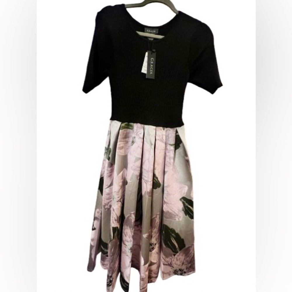 Gracia Dress - NWT - Size Small